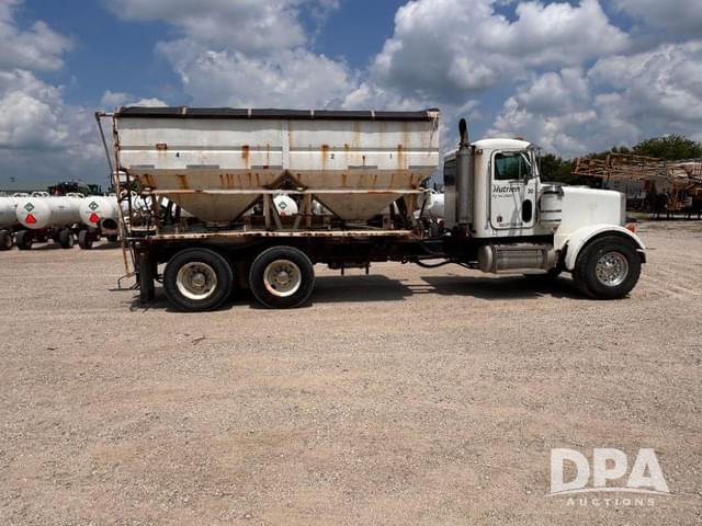 Image of Peterbilt 357 equipment image 3