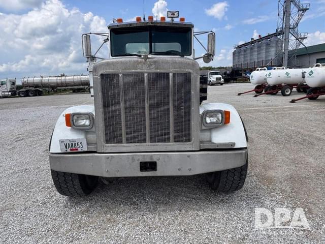 Image of Peterbilt 357 equipment image 2