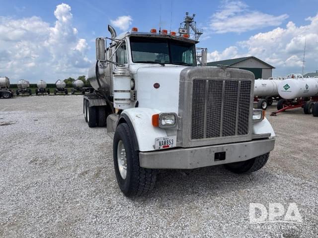Image of Peterbilt 357 equipment image 3