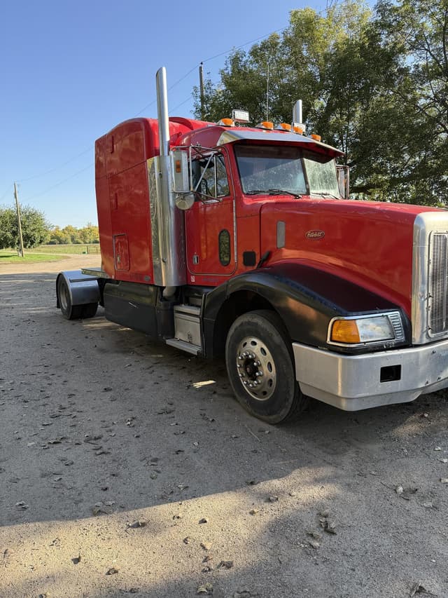 Image of Peterbilt 377 equipment image 1