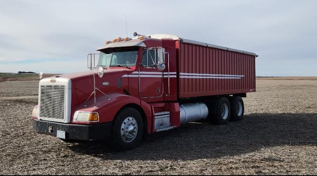 Image of Peterbilt 377 equipment image 1
