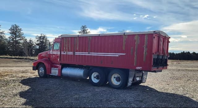 Image of Peterbilt 377 equipment image 3