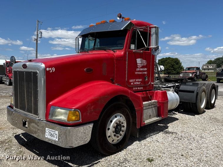 2000 Peterbilt 377 Equipment Image0