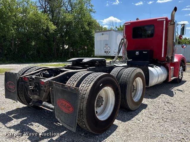 Image of Peterbilt 377 equipment image 4