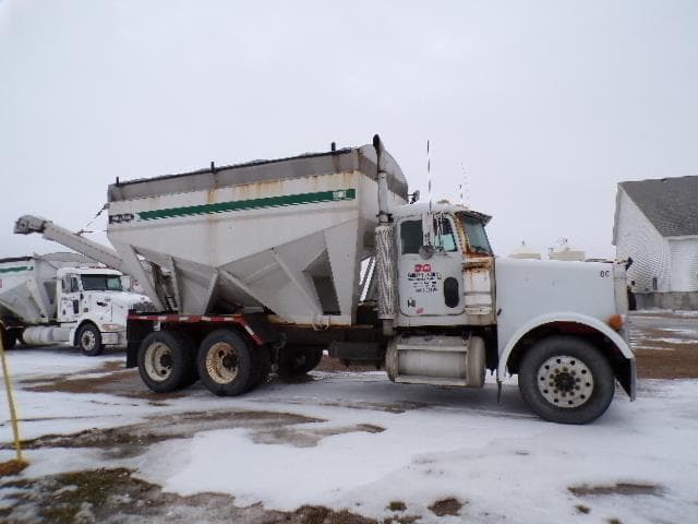 Image of Peterbilt 378 equipment image 3