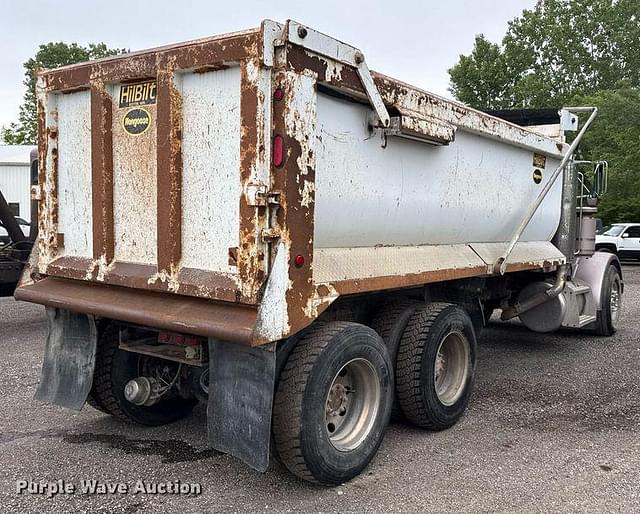 Image of Peterbilt 378 equipment image 4