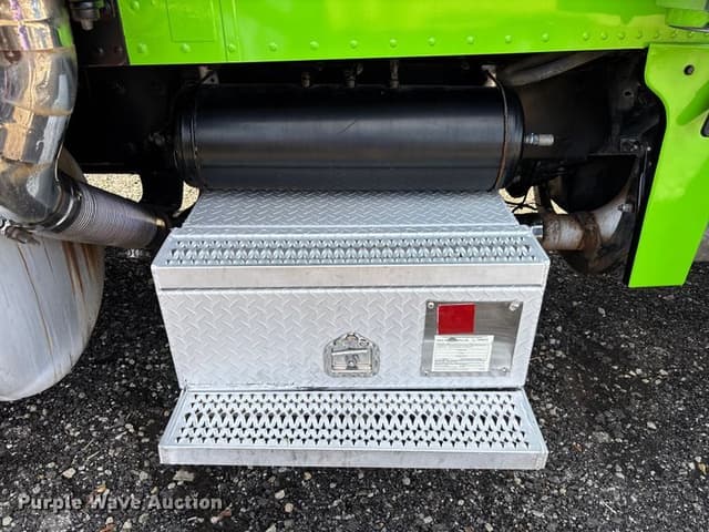 Image of Peterbilt 378 equipment image 1