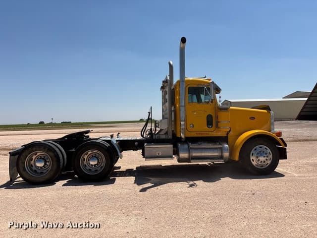 Image of Peterbilt 378 equipment image 3