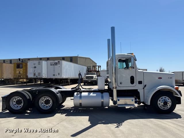 Image of Peterbilt 378 equipment image 3