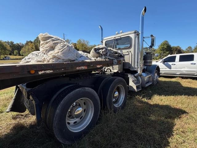 Image of Peterbilt 378 equipment image 3