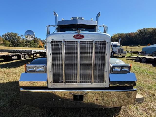 Image of Peterbilt 378 equipment image 1
