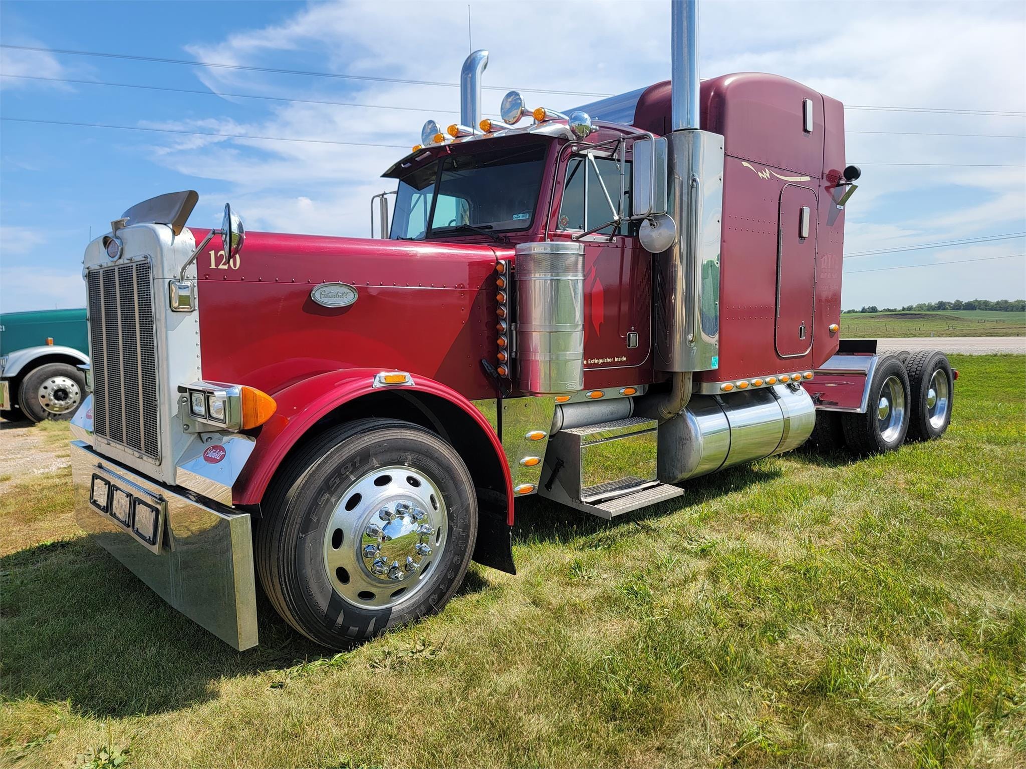 Main image Peterbilt 379