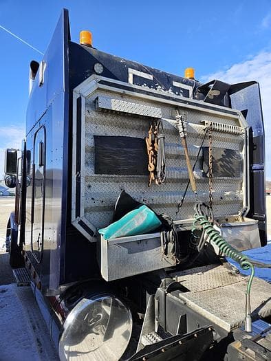 Image of Peterbilt 379 equipment image 4