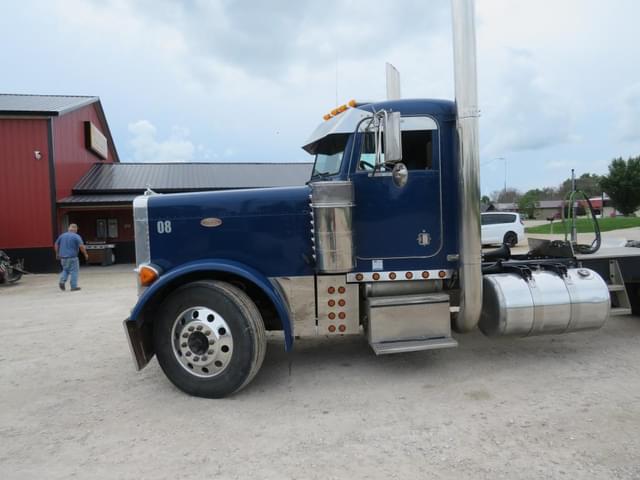 Image of Peterbilt 379 equipment image 2