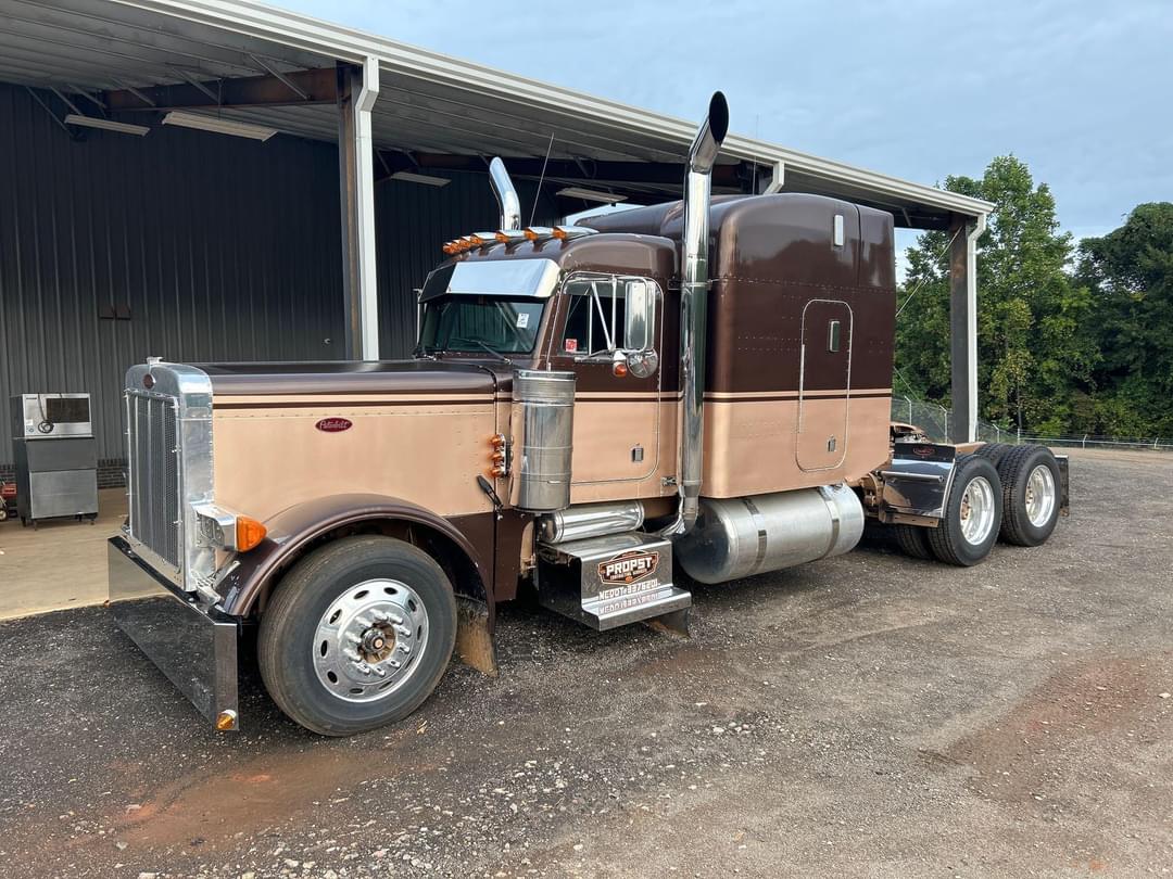 Image of Peterbilt 379 Primary image