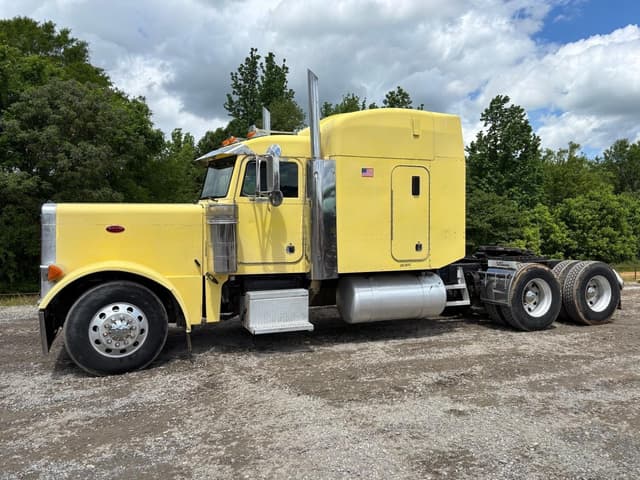 Image of Peterbilt 379 equipment image 2