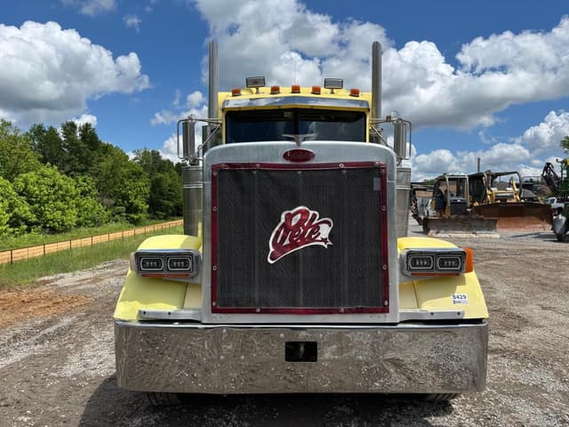 Image of Peterbilt 379 equipment image 1