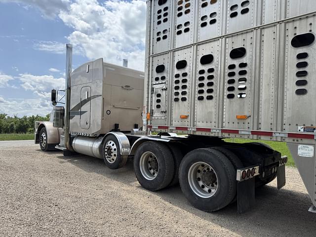Image of Peterbilt 379 equipment image 4