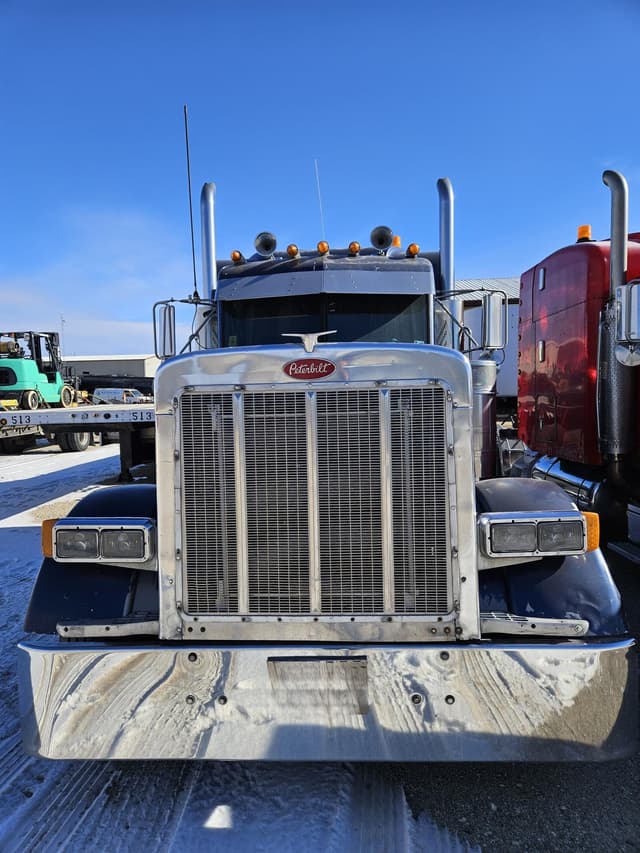 Image of Peterbilt 379 equipment image 1