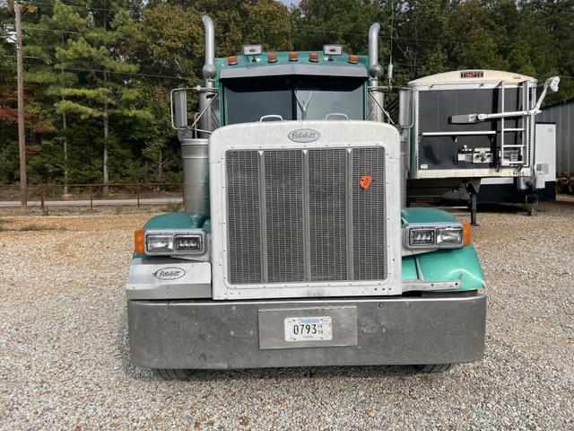 Image of Peterbilt 379 equipment image 1