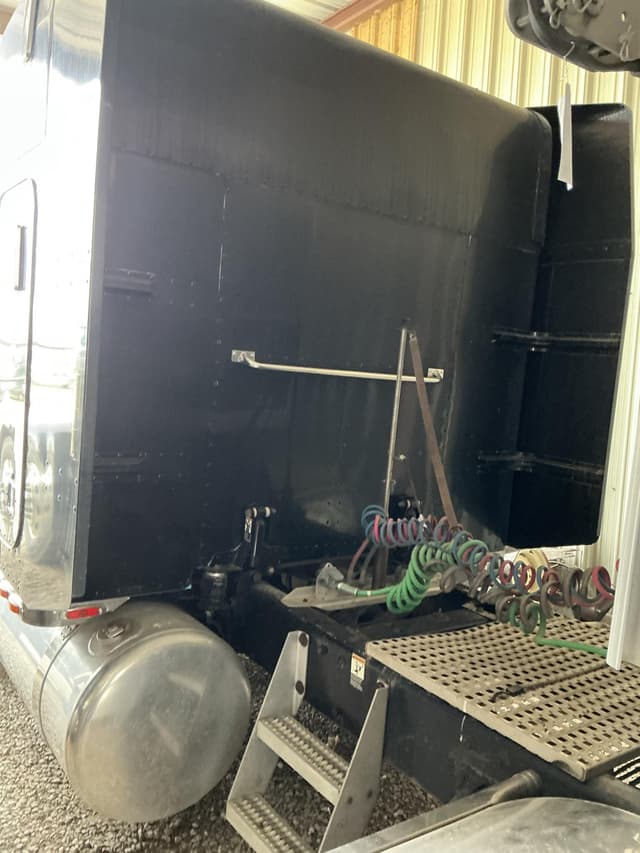Image of Peterbilt 379 equipment image 3