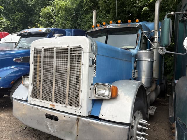 Image of Peterbilt 379 equipment image 1