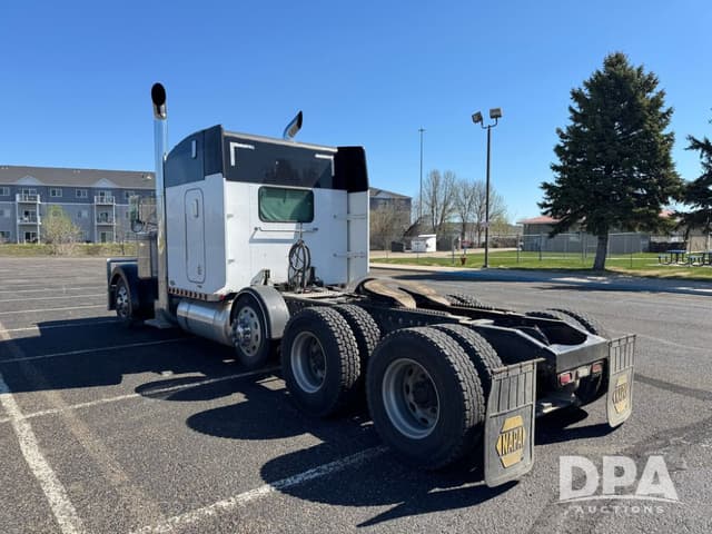 Image of Peterbilt 379 equipment image 4