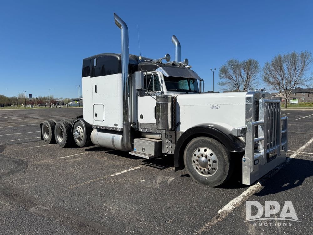 2000 Peterbilt 379 Equipment Image0