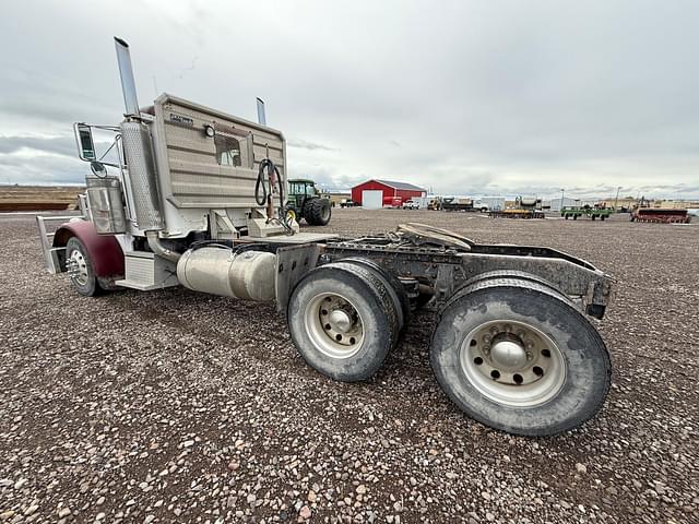 Image of Peterbilt 379 equipment image 4