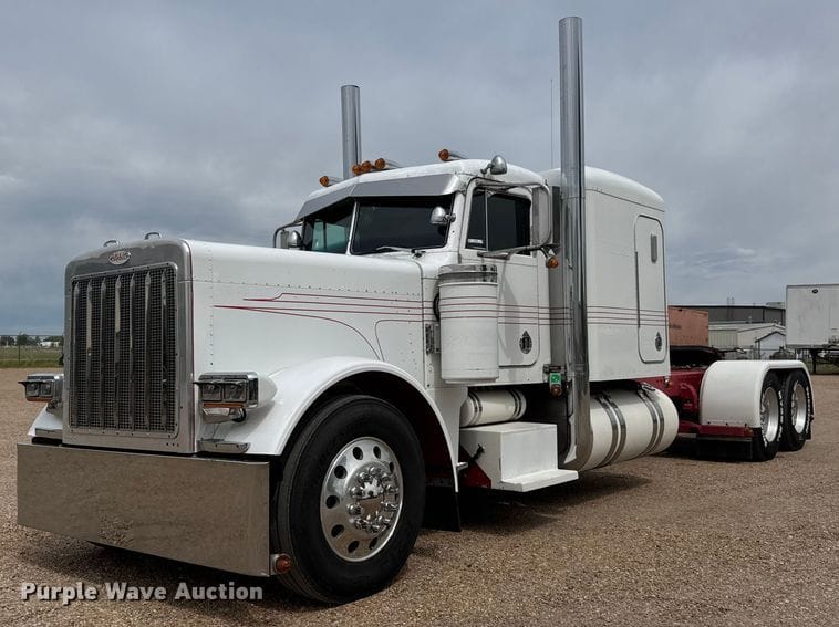 2000 Peterbilt 379 Equipment Image0