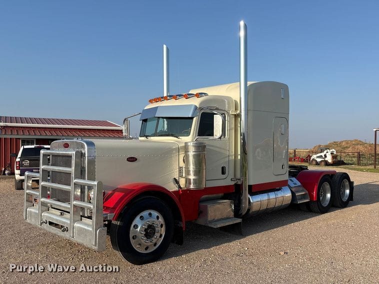 2000 Peterbilt 379 Equipment Image0