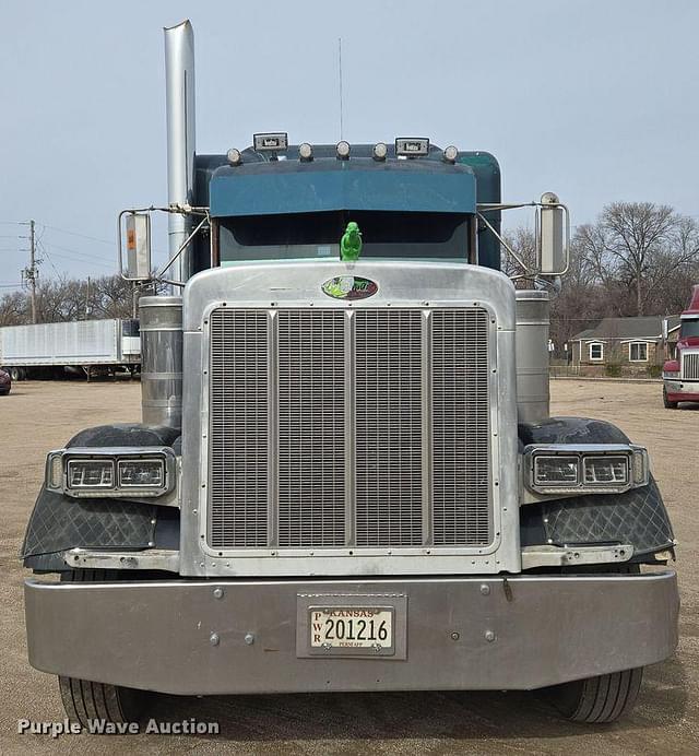 Image of Peterbilt 379 equipment image 1