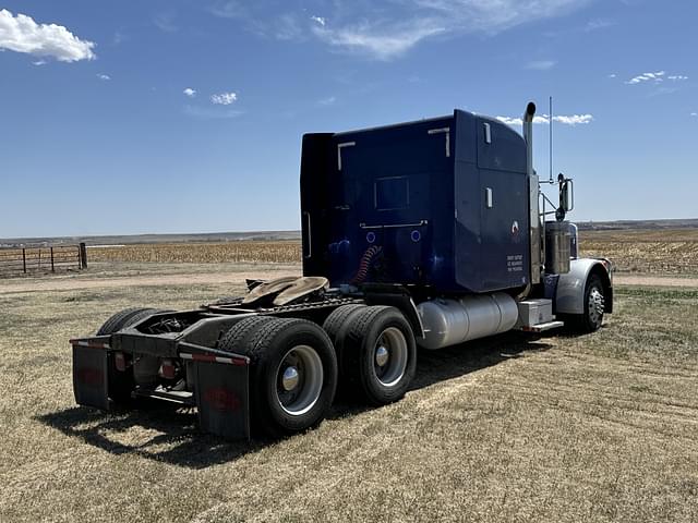 Image of Peterbilt 379 equipment image 4