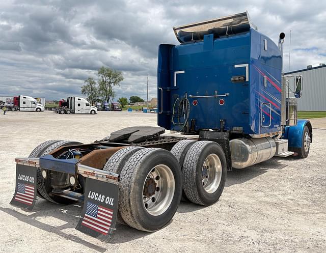 Image of Peterbilt 379 equipment image 4