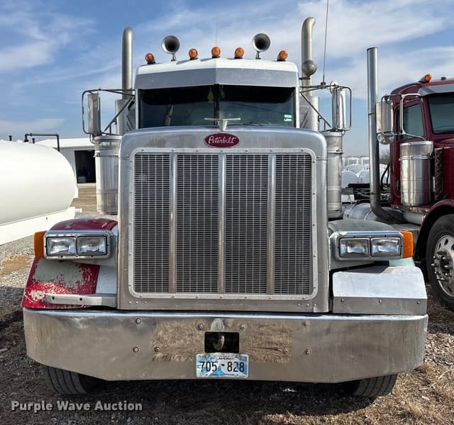 Image of Peterbilt 379 equipment image 1