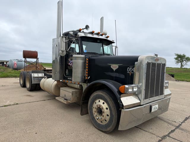 Image of Peterbilt 379 equipment image 2