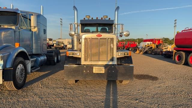 Image of Peterbilt 379 equipment image 1