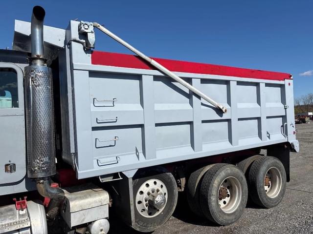 Image of Peterbilt 379 equipment image 4