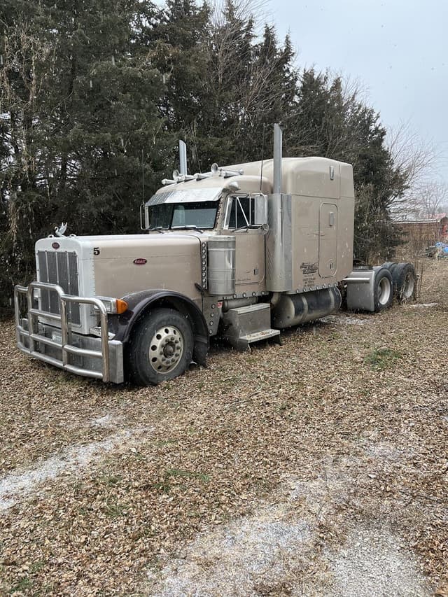 Image of Peterbilt 379EXHD equipment image 4