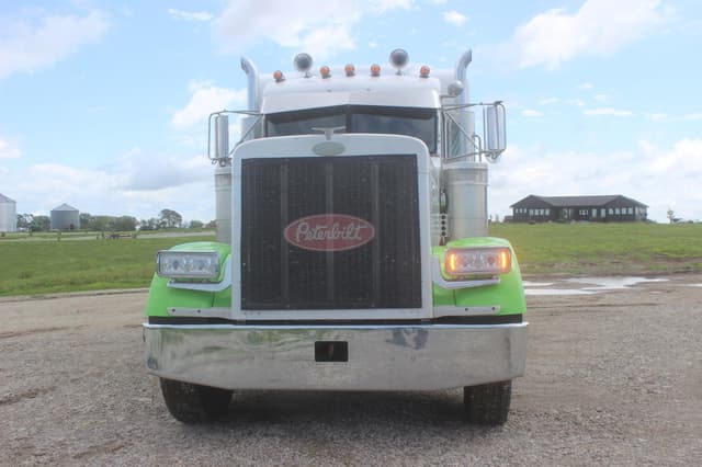 Image of Peterbilt 379EXHD equipment image 2