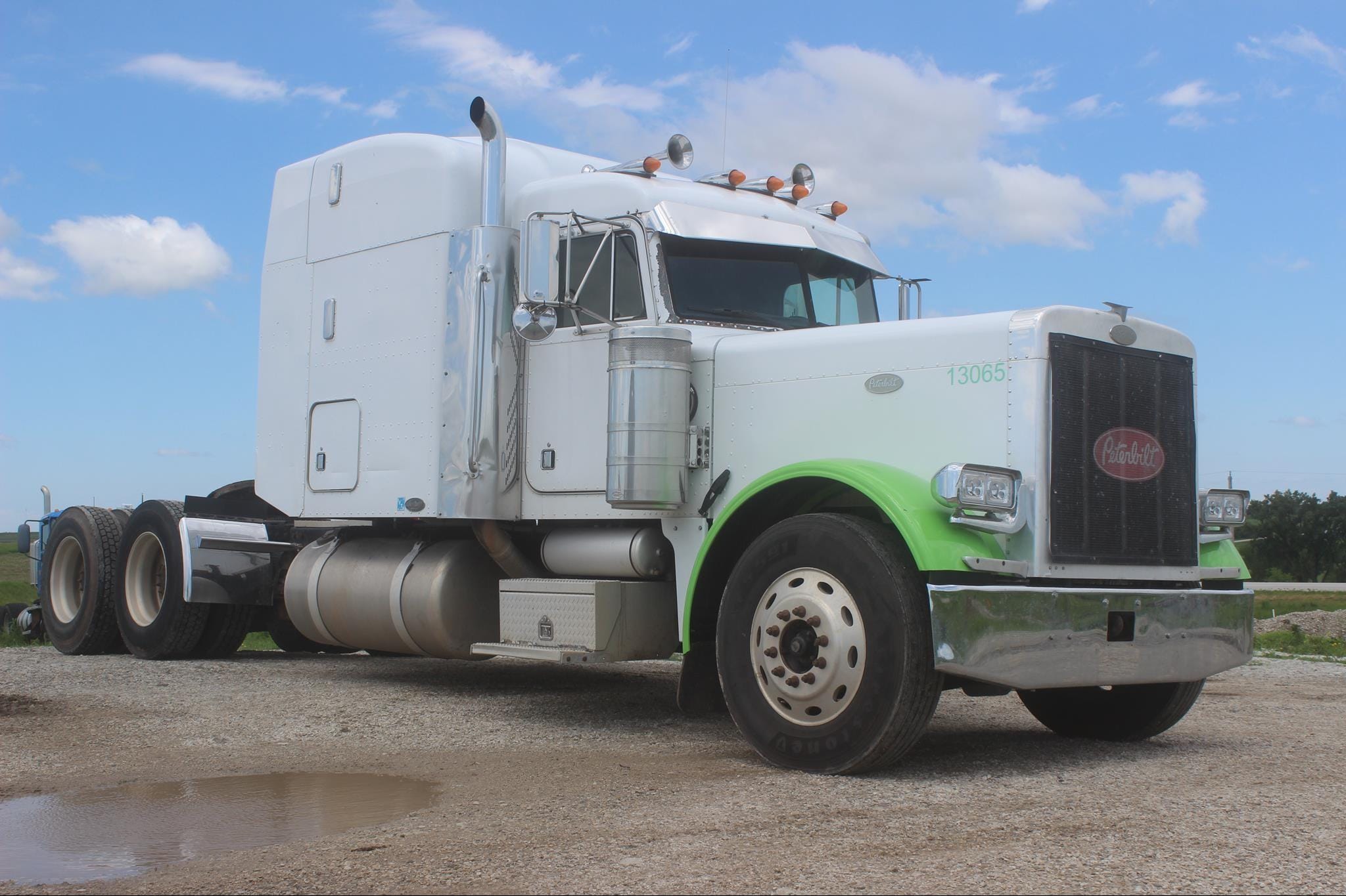 2000 Peterbilt 379EXHD Equipment Image0