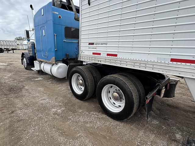 Image of Peterbilt 379 equipment image 4