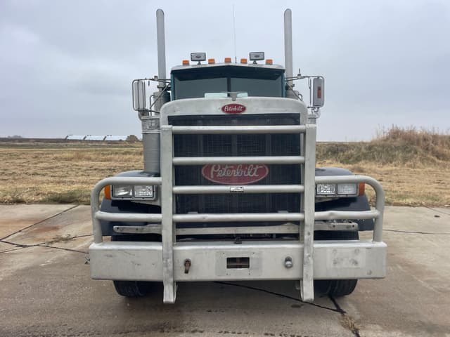 Image of Peterbilt 379 equipment image 1