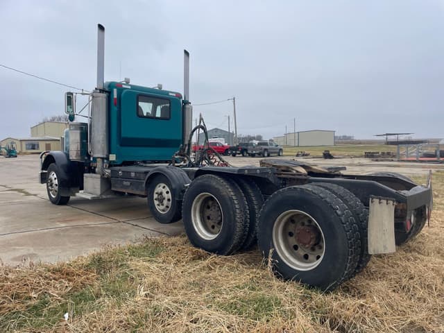Image of Peterbilt 379 equipment image 4