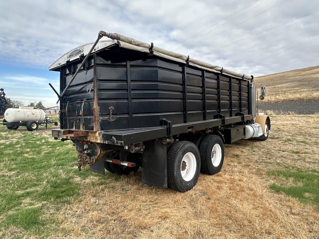 Image of Peterbilt 357 equipment image 4