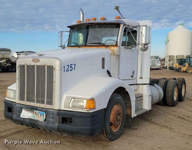Main image Peterbilt 377