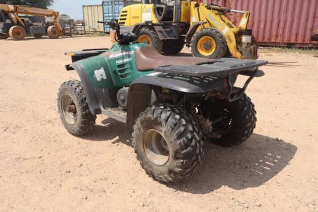 Image of Polaris Magnum 325 equipment image 3