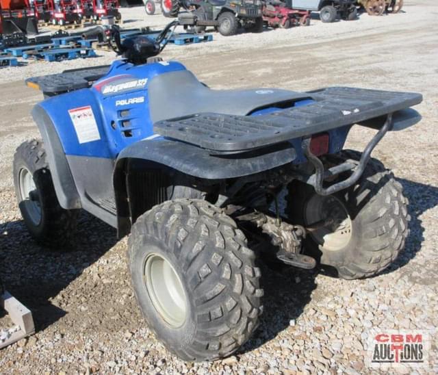 Image of Polaris Magnum 325 equipment image 2