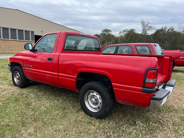 Image of Dodge Ram 1500 equipment image 4