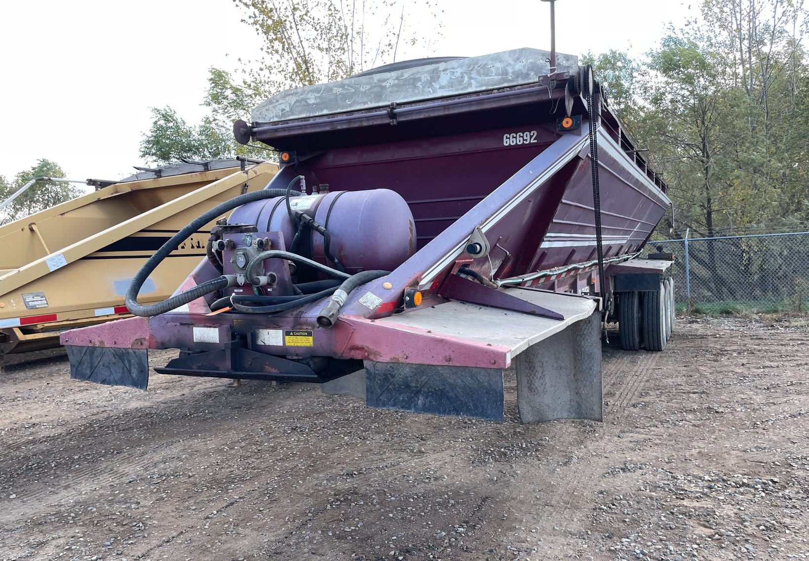 2000 Red River LB334 Equipment Image0